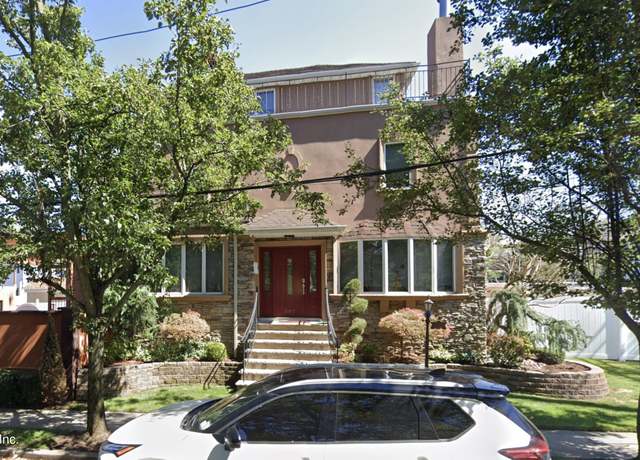 Property at 347 Clarke Ave, Staten Island, NY 10306, 4 beds, 3.5 baths