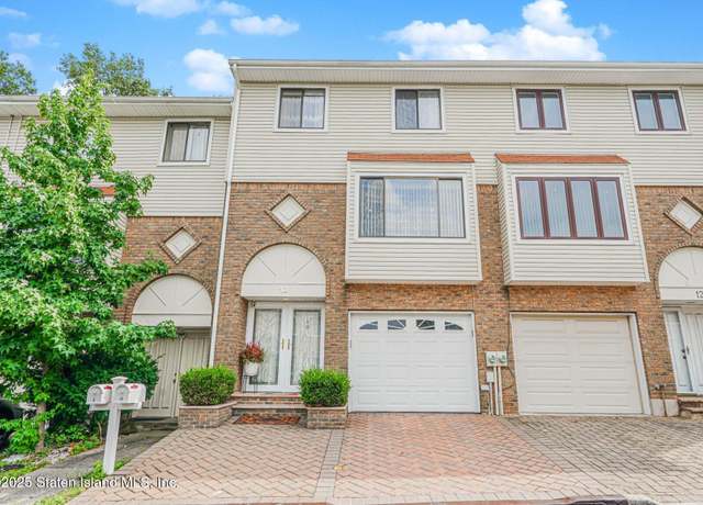 Property at 10 Ivy Ct, Staten Island, NY 10309, 3 beds, 2.5 baths