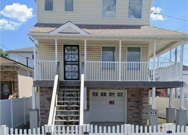 Property at 138 Boundary Ave, Staten Island, NY 10306, 2 beds, 2.5 baths