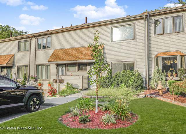 Property at 94 Bower Ct, Staten Island, NY 10309, 3 beds, 1.5 baths