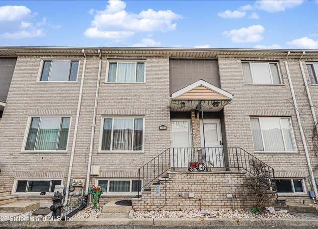 Property at 33 Bar Ct, Staten Island, NY 10309, 2 beds, 2.5 baths