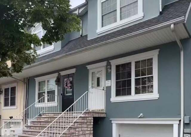Property at 94 Sharrott Ave, Staten Island, NY 10309, 3 beds, 2.5 baths
