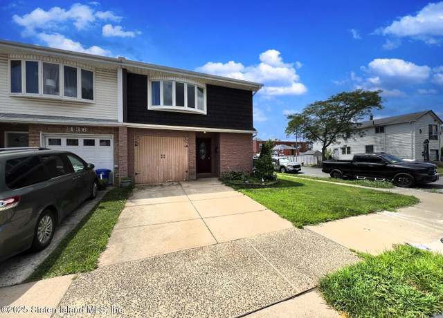 Property at 140 Regis Dr, Staten Island, NY 10314, 3 beds, 1 bath