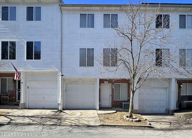 Property at 16 Amanda Ct, Staten Island, NY 10312, 2 beds, 1.5 baths