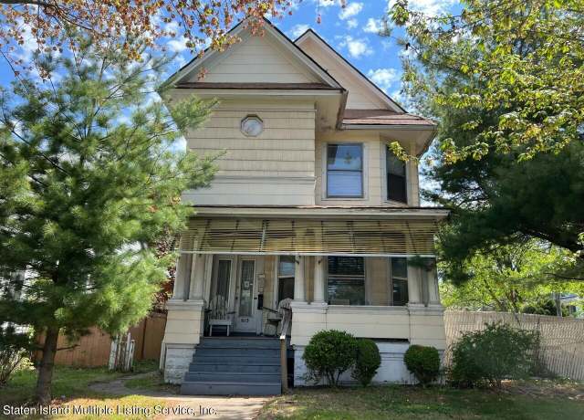 Property at 615 Jewett Ave, Staten Island, NY 10302, 6 beds, 3 baths
