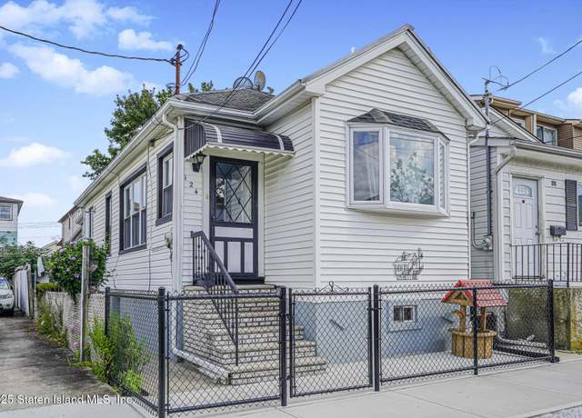Property at 124 Hett Ave, Staten Island, NY 10306, 2 beds, 2 baths