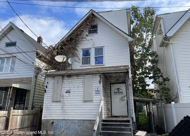 Property at 19 Tompkins Ct, Staten Island, NY 10310, 3 beds, 1 bath