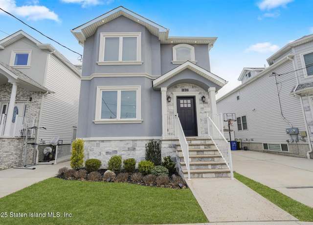 Property at 634 Darlington Ave, Staten Island, NY 10309, 3 beds, 3.5 baths