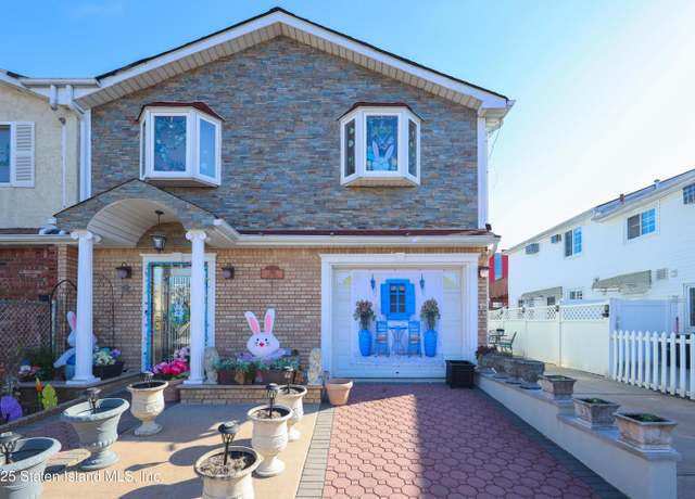 Property at 268 Ada Dr, Staten Island, NY 10314, 4 beds, 3.5 baths