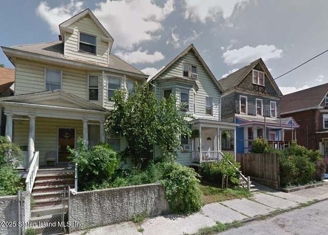 Property at 31 Brewster St, Staten Island, NY 10304, 3 beds, 1 bath