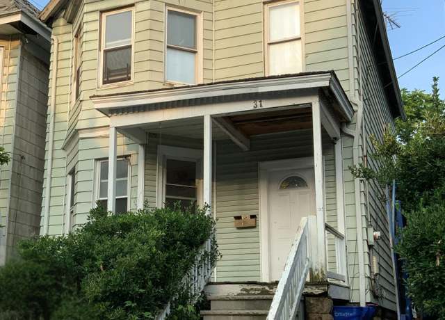 Property at 31 Brewster St, Staten Island, NY 10304, 3 beds, 1 bath