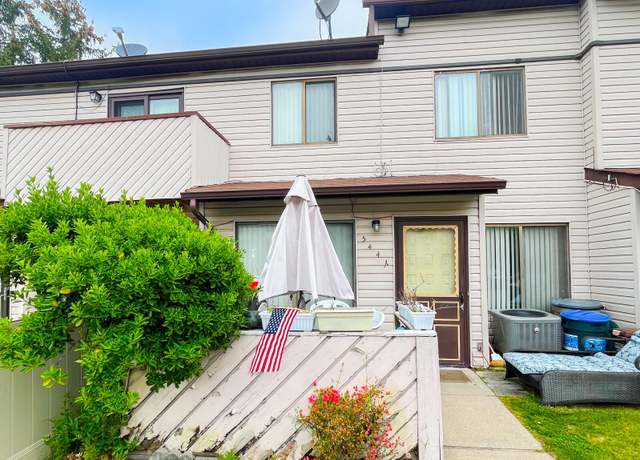 Property at 544 Lisk Ave Unit A, Staten Island, NY 10303, 2 beds, 1.5 baths