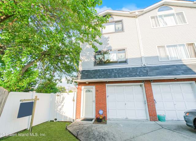 Property at 31 Charles Pl, Staten Island, NY 10303, 3 beds, 1.5 baths