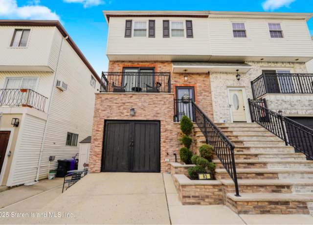 Property at 83 Lisa Ln, Staten Island, NY 10312, 4 beds, 3.5 baths