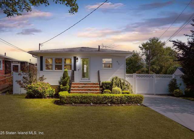 Property at 416 Bradford Ave, Staten Island, NY 10309, 2 beds, 2 baths
