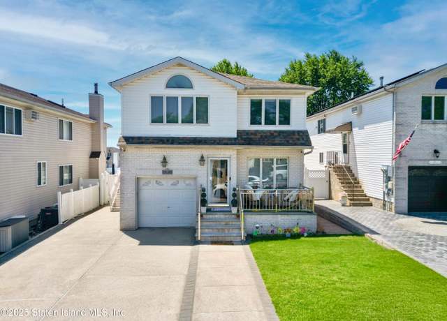 Property at 18 Lynbrook Ct, Staten Island, NY 10309, 4 beds, 4.5 baths