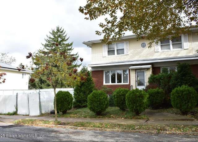 Property at 15 Soren St, Staten Island, NY 10314, 4 beds, 2.5 baths