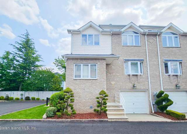 Property at 21 Coral Ct, Staten Island, NY 10308, 3 beds, 2.5 baths