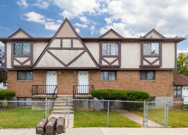 Property at 700 Travis Ave, Staten Island, NY 10314, 6 beds, 5 baths