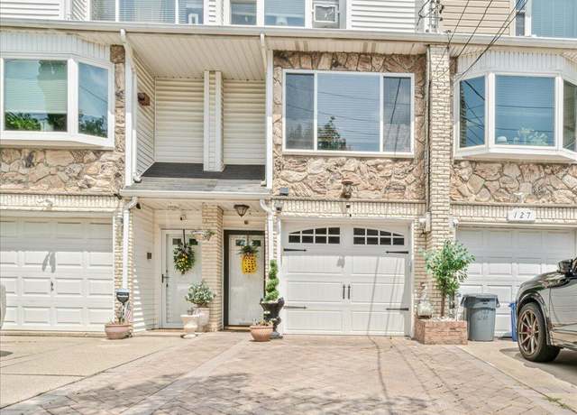 Property at 129 Wirt Ave, Staten Island, NY 10309, 2 beds, 1.5 baths