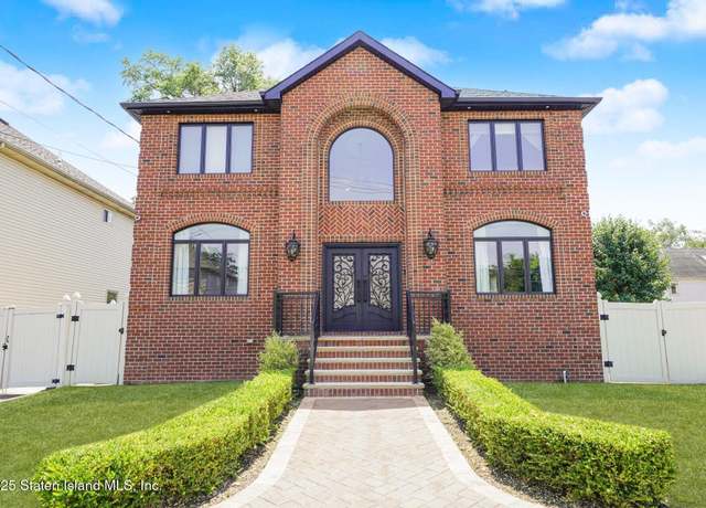 Property at 460 Darlington Ave, Staten Island, NY 10309, 4 beds, 3.5 baths