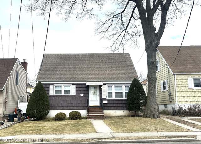 Property at 273 Gansvoort Blvd, Staten Island, NY 10314, 3 beds, 1.5 baths
