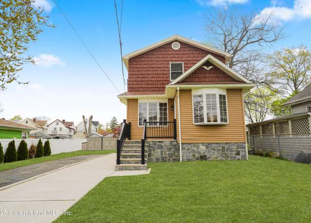 Property at 103 Llewellyn Pl, Staten Island, NY 10310, 3 beds, 2.5 baths