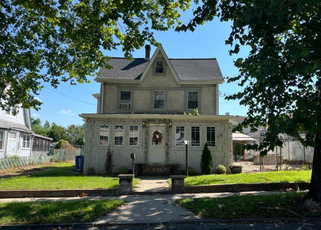 Property at 133 Fisher Ave, Staten Island, NY 10307, 4 beds, 2 baths