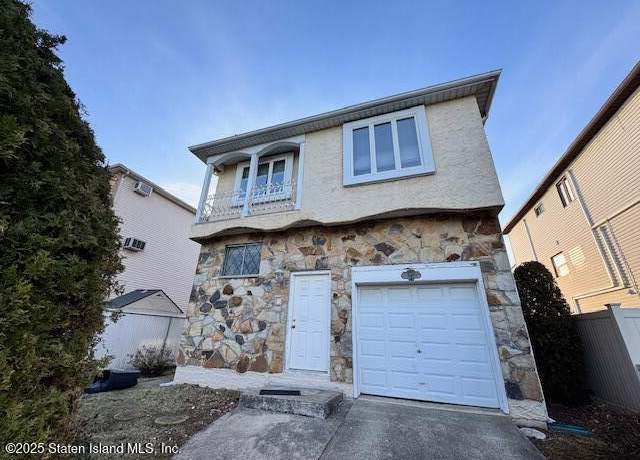 Property at 340 Bartlett Ave, Staten Island, NY 10312, 3 beds, 3 baths