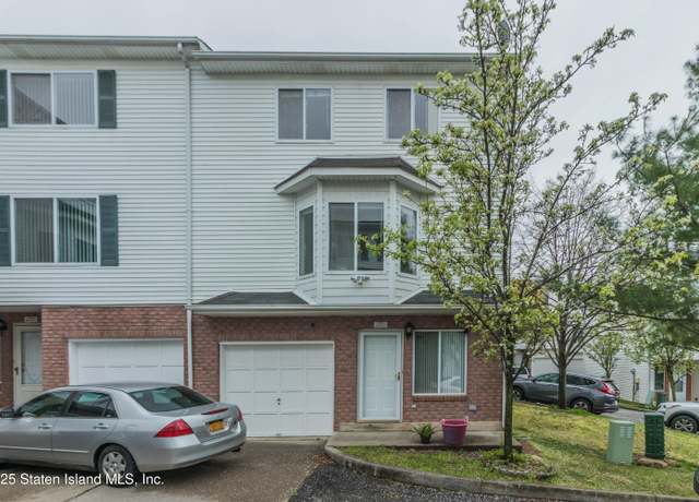 Property at 270 Aspen Knolls Way, Staten Island, NY 10312, 3 beds, 2.5 baths