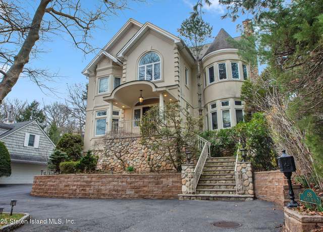 Property at 68 Circle Rd, Staten Island, NY 10304, 4 beds, 4.5 baths