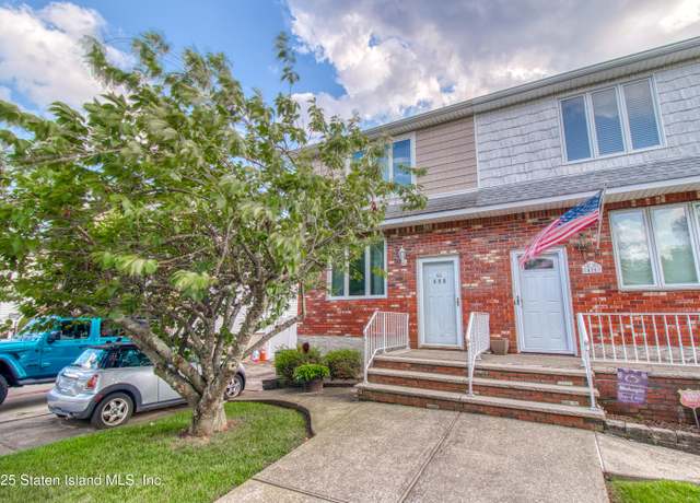 Property at 498 Dongan Hills Ave, Staten Island, NY 10305, 3 beds, 2.5 baths