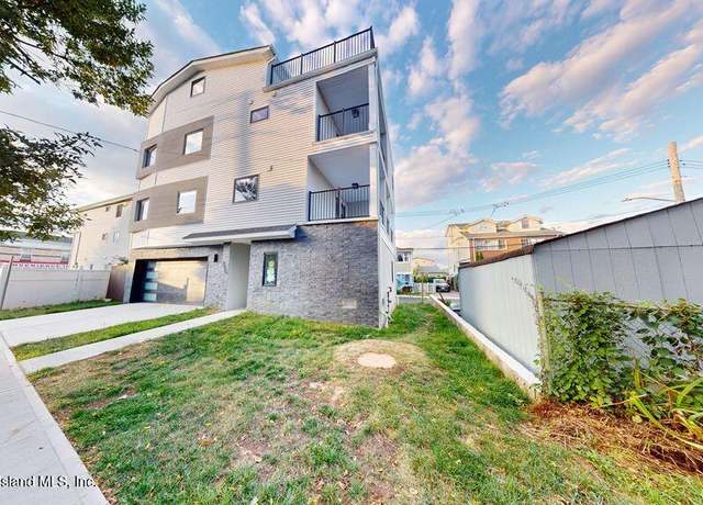 Property at 211 Ebbitts St, Staten Island, NY 10306, 4 beds, 2.5 baths