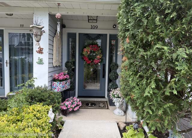 Property at 109 Commodore Dr, Staten Island, NY 10309, 2 beds, 4 baths