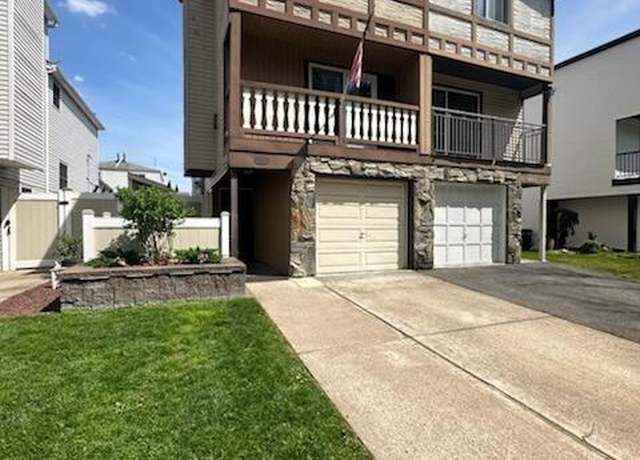 Property at 175 Park Dr N, Staten Island, NY 10314, 3 beds, 2 baths