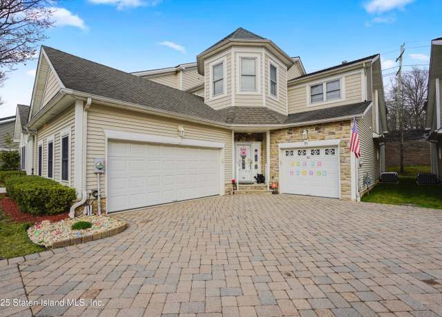 Property at 53 Topside Ln, Staten Island, NY 10309, 3 beds, 2.5 baths