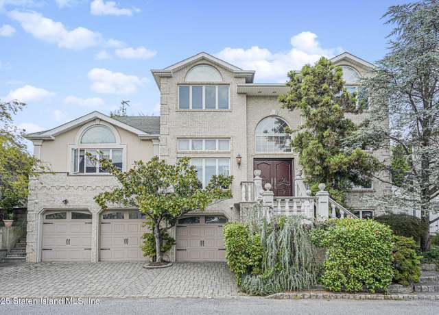 Property at 17 Sabrina Ln, Staten Island, NY 10304, 4 beds, 4.5 baths