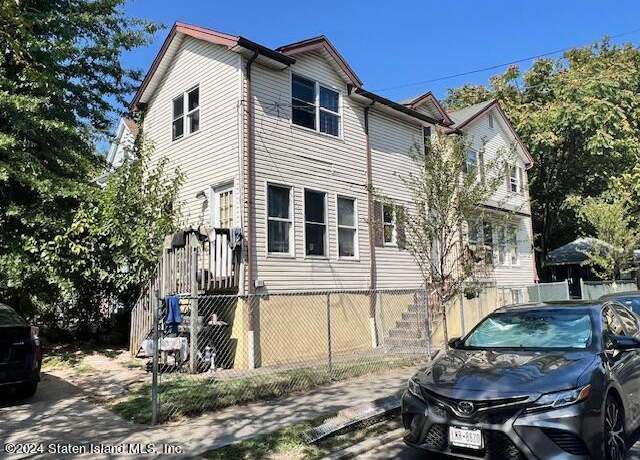 Property at 4 Crittenden Pl, Staten Island, NY 10302, 4 beds, 2.5 baths