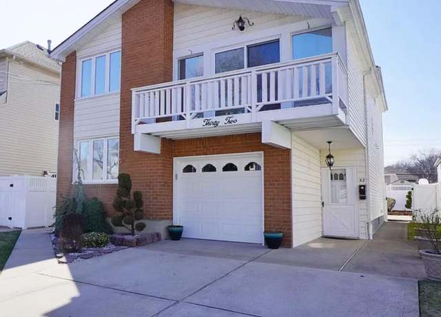Property at 32 Dickie Ave, Staten Island, NY 10314, 5 beds, 2.5 baths
