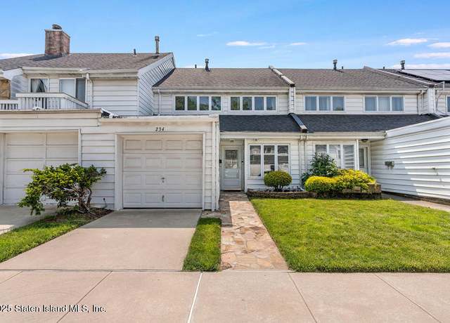 Property at 234 Dover Grn, Staten Island, NY 10312, 3 beds, 1.5 baths