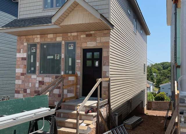 Property at 226 Fingerboard Rd, Staten Island, NY 10305, 3 beds, 2.5 baths