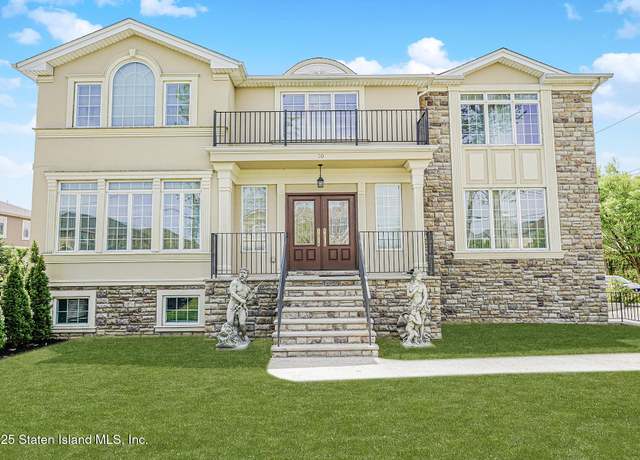 Property at 70 Bayside Ln, Staten Island, NY 10309, 4 beds, 3.5 baths