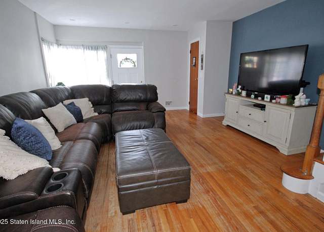 Property at 224 Mill Rd, Staten Island, NY 10306, 3 beds, 1.5 baths