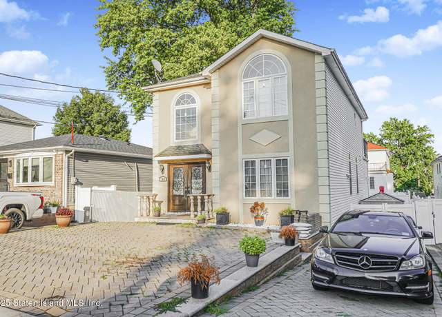 Property at 262 Stafford Ave, Staten Island, NY 10312, 3 beds, 3.5 baths