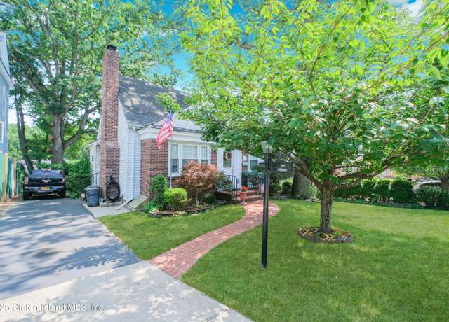 Property at 560 Drumgoole Rd E, Staten Island, NY 10312, 3 beds, 2 baths