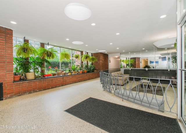 Property at 55 Austin Pl Unit 6p, Staten Island, NY 10304, 3 beds, 2 baths