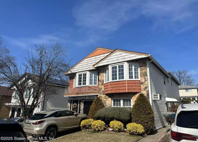 Property at 39 Bangor St, Staten Island, NY 10314, 6 beds, 5 baths