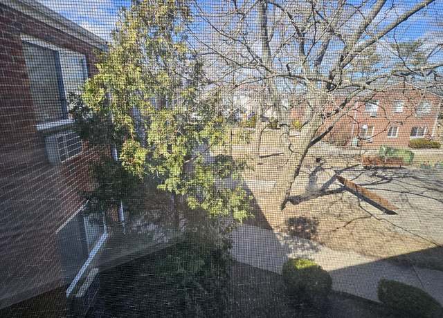 Property at 27 Gadsen Pl Unit 2h, Staten Island, NY 10314, 2 beds, 1 bath