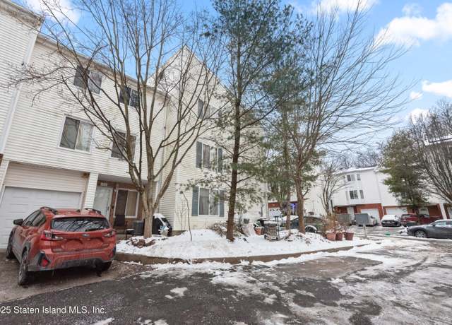 Property at 192 Jamie Ln, Staten Island, NY 10312, 2 beds, 2 baths