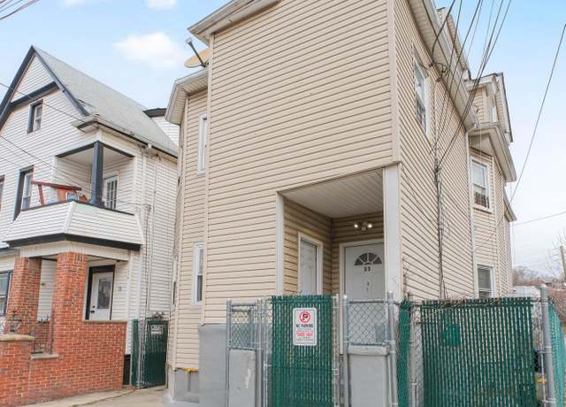 Property at 33 Pine St, Staten Island, NY 10301, 6 beds, 3 baths